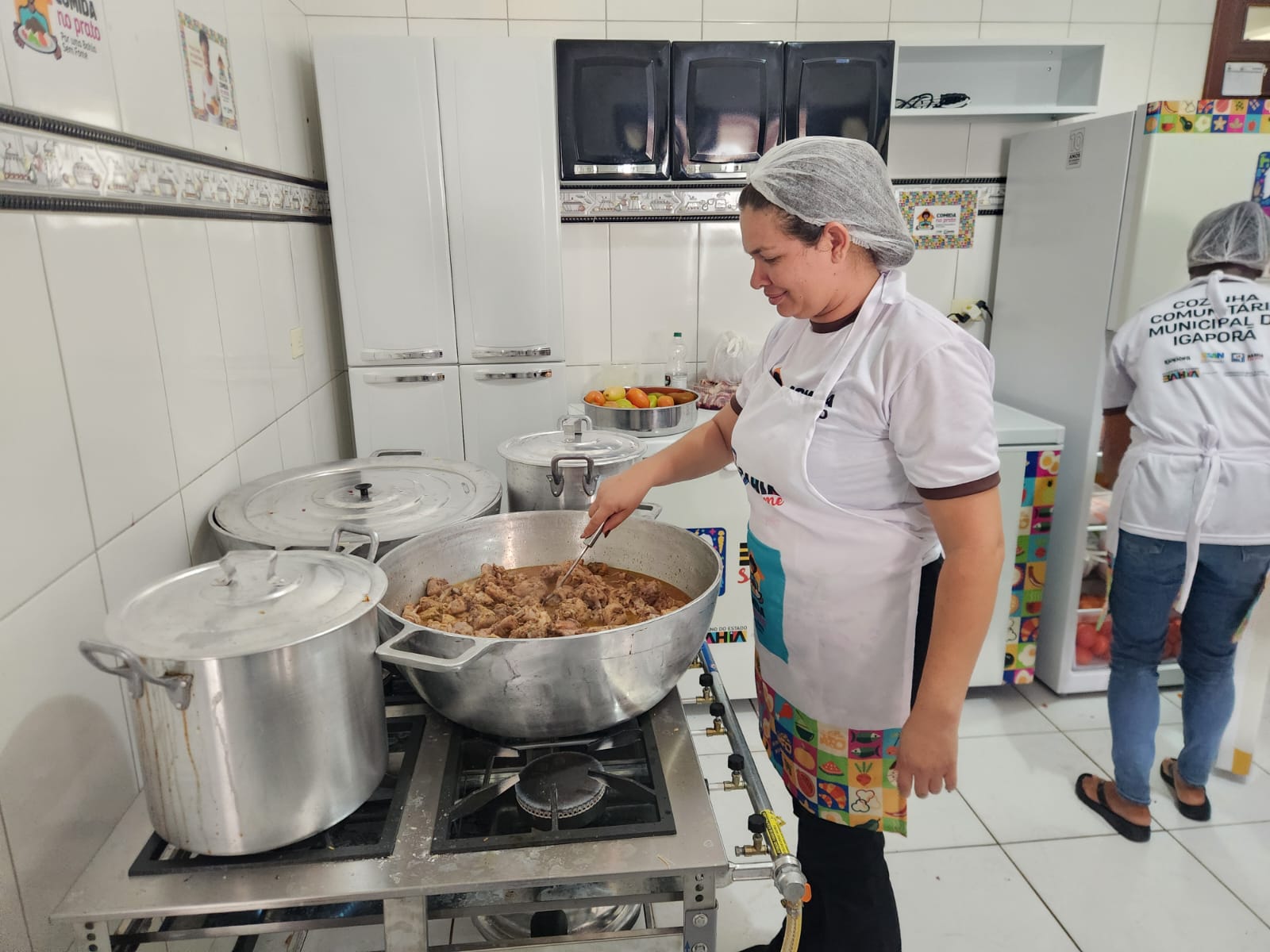 Cozinha comunitária distribui 200 marmitas diariamente em Igaporã